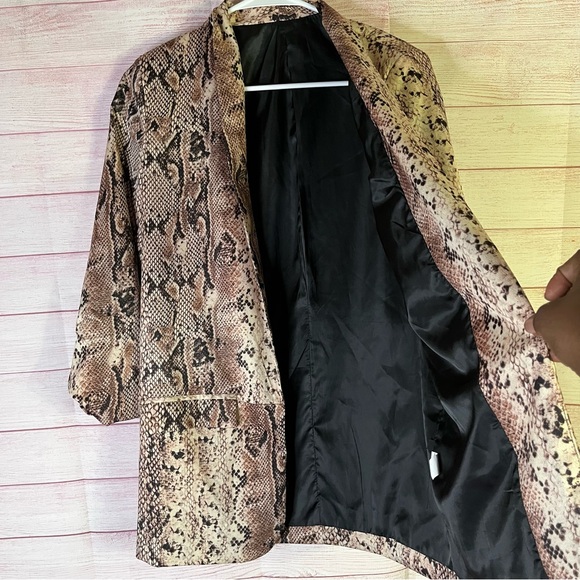Beautiful Open Front Snake Print Blazer Jacket Size Small - Picture 6 of 8